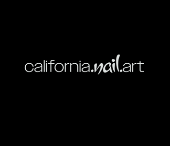 «California Nail Art» is a nail salon.
